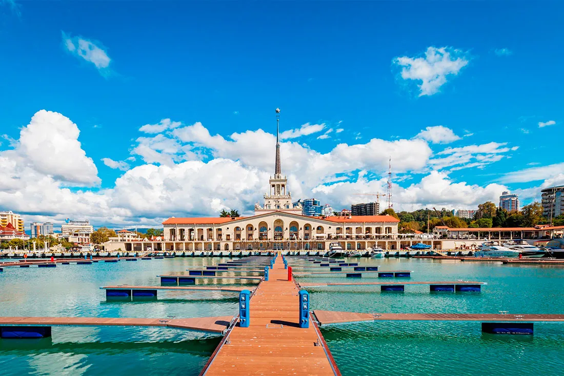 Районы с панорамами на побережье и хребты